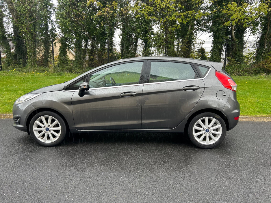 2017 Ford Fiesta - image 9