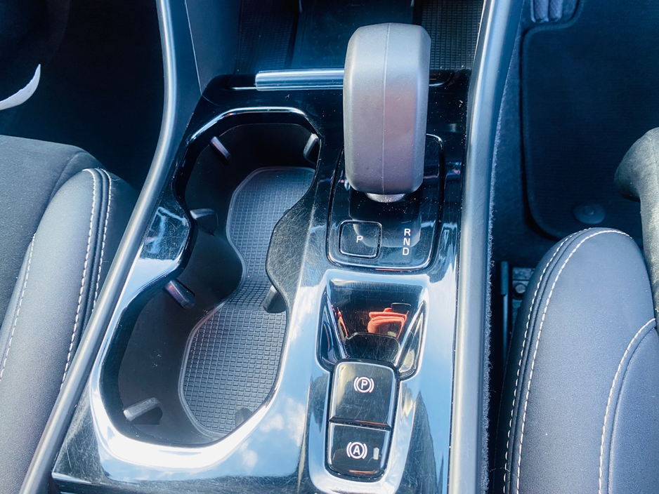 2023 Volvo XC40 - image 17