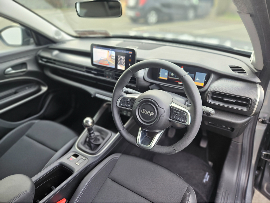 2025 Jeep Avenger - image 3