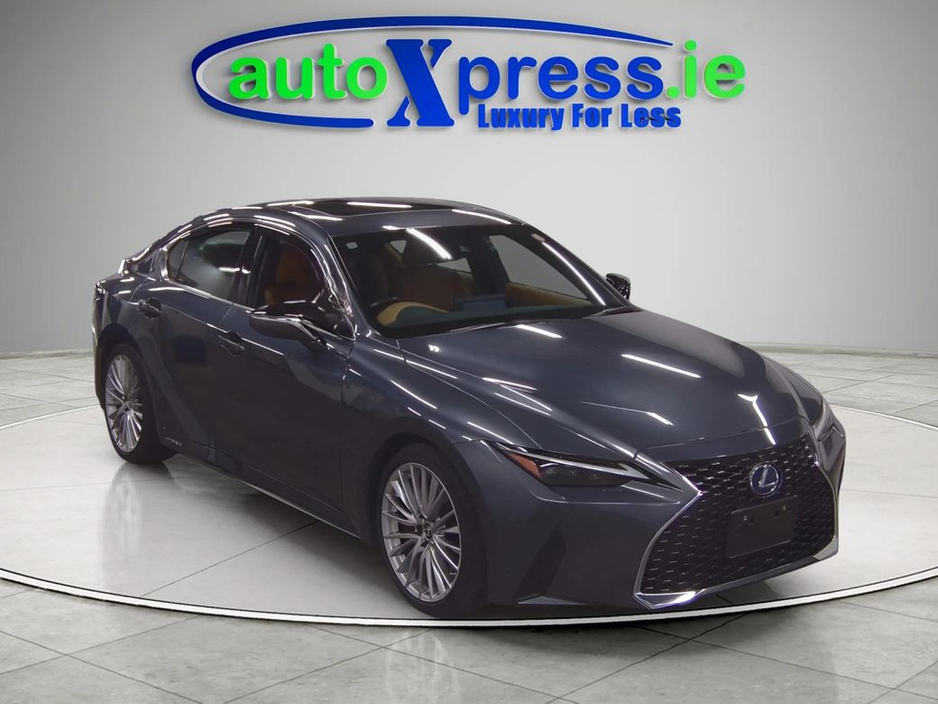 2021 Lexus IS 300 h Panoramic Sunroof VERSION L