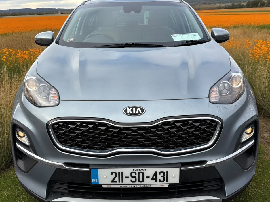 2021 Kia Sportage - image 2