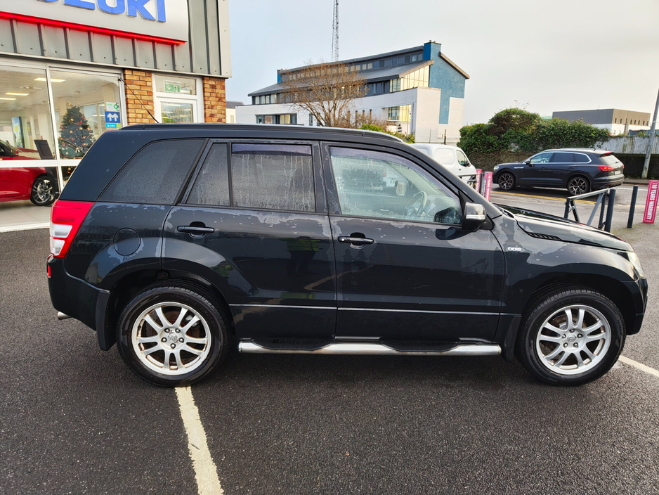2011 Suzuki Grand Vitara - image 10