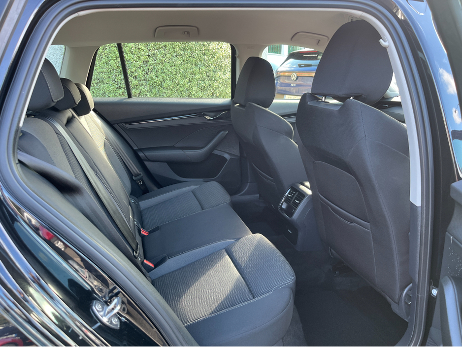 2024 Skoda Octavia COMBI ESTATE AMBITION 2.0 TDI DIESEL //WINTER SALE €1000 REDUCTION//REVERSE CAMERA// €28,950