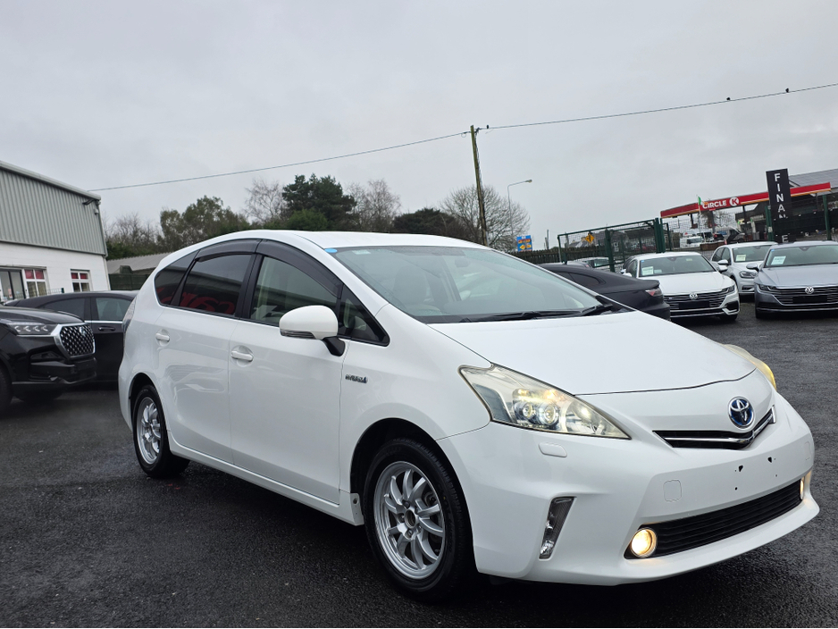 2013 Toyota Prius Alpha (7 Seater) - SELF CHARGING HYBRID -ALLOYS - REVERSE CAMERA - SIMI DEALER - LOW ROAD TAX BAND €13,450