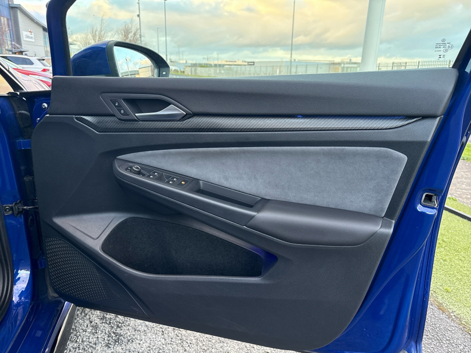 2023 Volkswagen Golf R-LINE 1.5 TSI MHEV 1 130HP €29,950