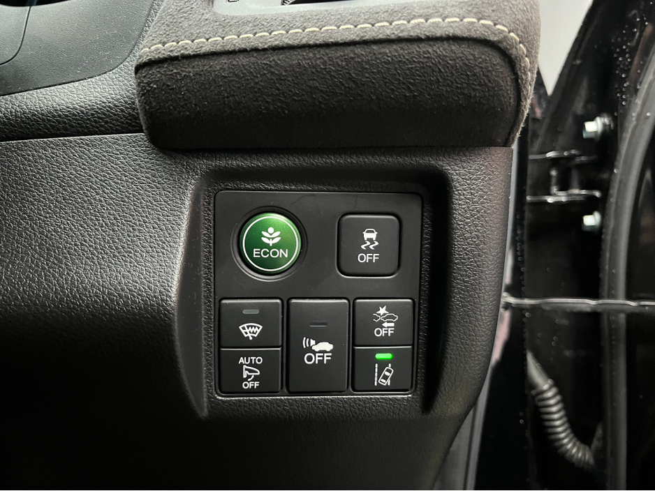 2017 Honda Vezel €16950 2017 HONDA VEZEL RS HYBRID SENSING 1.5 AUTOMATIC / CRUISE CONTROL / REVERSE CAMERA / HEATED SEATS / PADDLE SHIFTERS €16,950