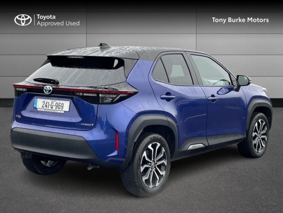 2024 Toyota Yaris Cross - LunaSport - BiTone - 1.5 Hybrid - Automatic - 1 Free Service @ 45,000 kms - EUR 180 Tax // Remote Central Locking // Front Electric Windows // Rear Electric Windows // Electric Mirrors // Heated Mir €29,799