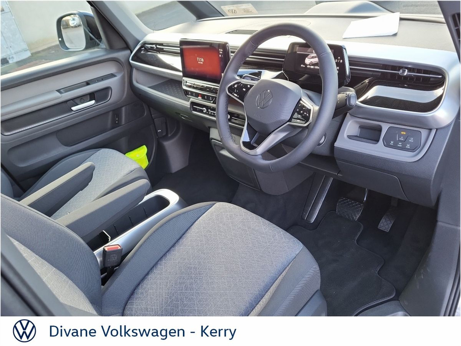 2025 Volkswagen ID.Buzz 7 SEATER STYLE 286HP 86kWh BATTERY 461KM RANGE €73,800