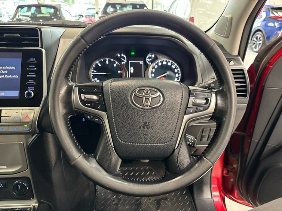 2022 Toyota Landcruiser - image 9