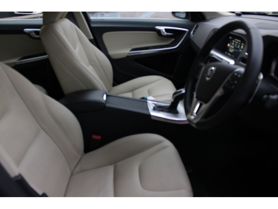 2016 Volvo S60 2.0D4 SE LUXURY EDITION 4DR SALOON AUTOMATIC // STUNNIN CAR WITH ONLY 61.000 KMS // BUY WITH CONFIDENCE AA AND SIMI APPROVED DEALER 2026 // FINANCE ARRANGED // TRADE INS WELCOME // €17,950