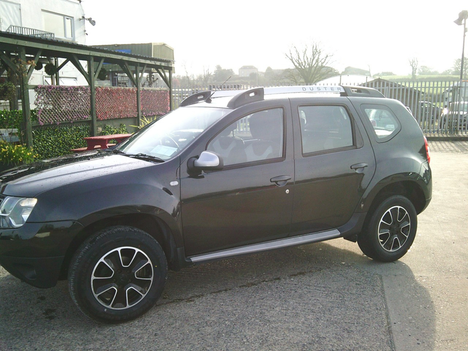 2018 Dacia Duster - image 4