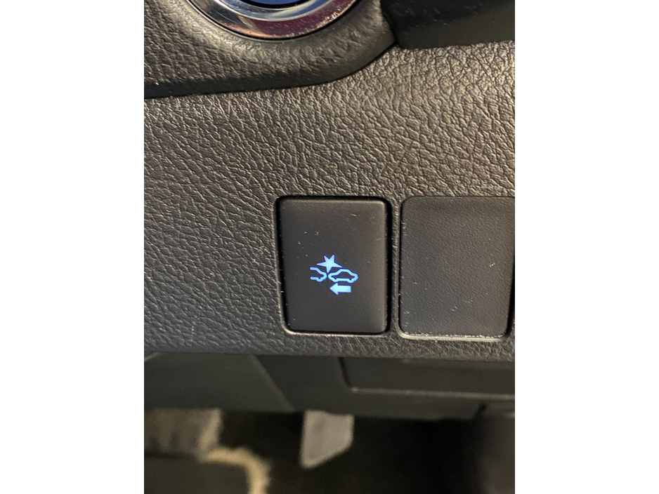 2018 Toyota Auris HYBRID LUNA SPORT@ WALTONS GARAGE RANELAGH €17,950