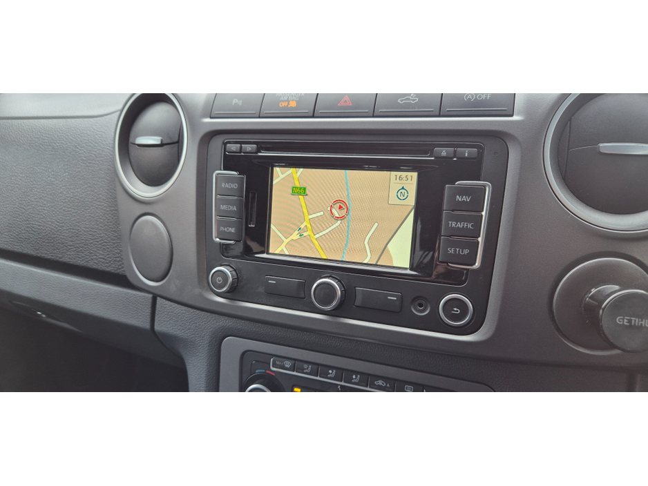 2016 Volkswagen Amarok - image 9