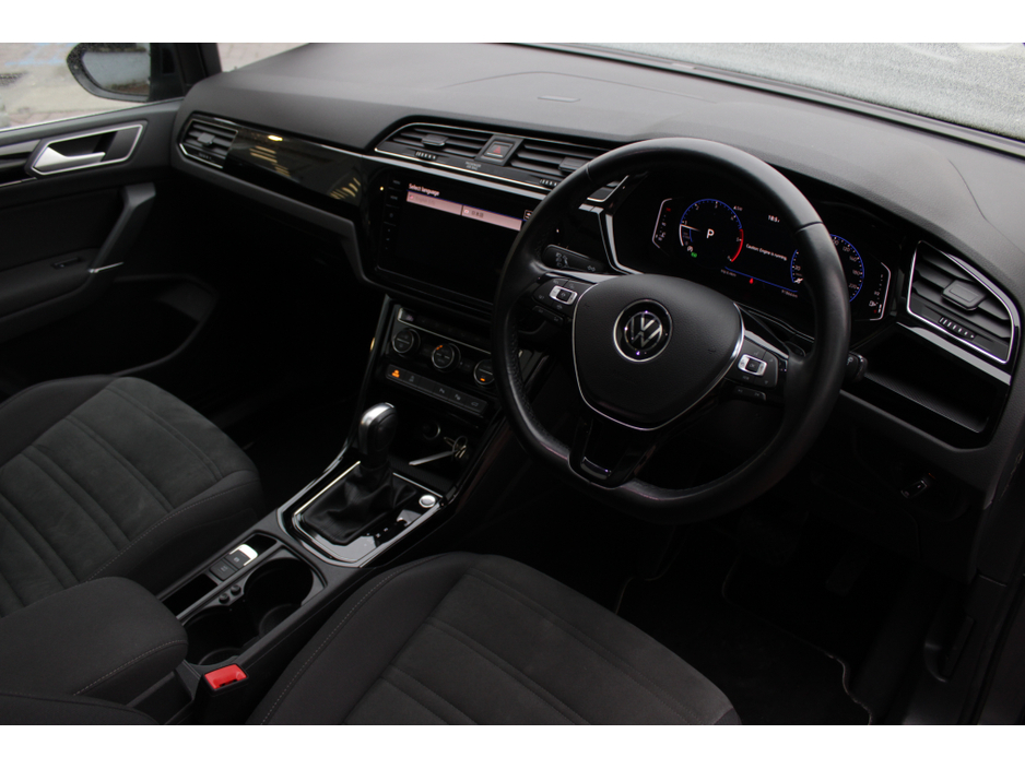 2021 Volkswagen Touran 2.0TDI HIGHLINE PLUS AUTO PAN ROOF  // UPGRADED ALLOYS // STUNNING CAR // BUY WITH CONFIDENCE AA AND SIMI APPROVED DEALER 2026 // FINANCE ARRANGED // ALL TRADE INS WELCOME // WELL WORTH VIEWING // €31,950