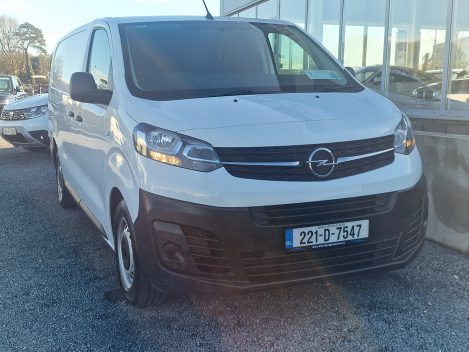 2022 Opel Vivaro - image 2