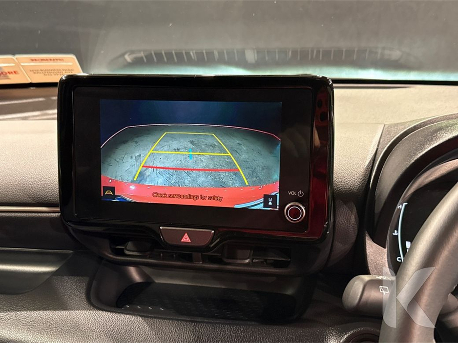 2024 Toyota Yaris - image 21