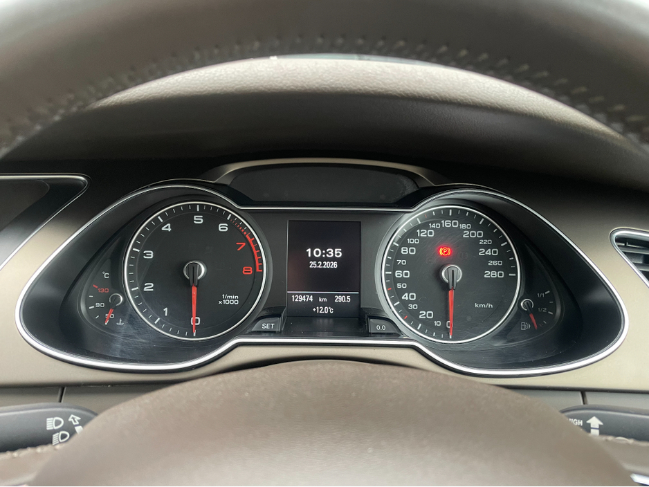 2014 Audi A4 - image 11