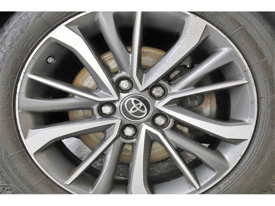 2017 Toyota Avensis - image 16