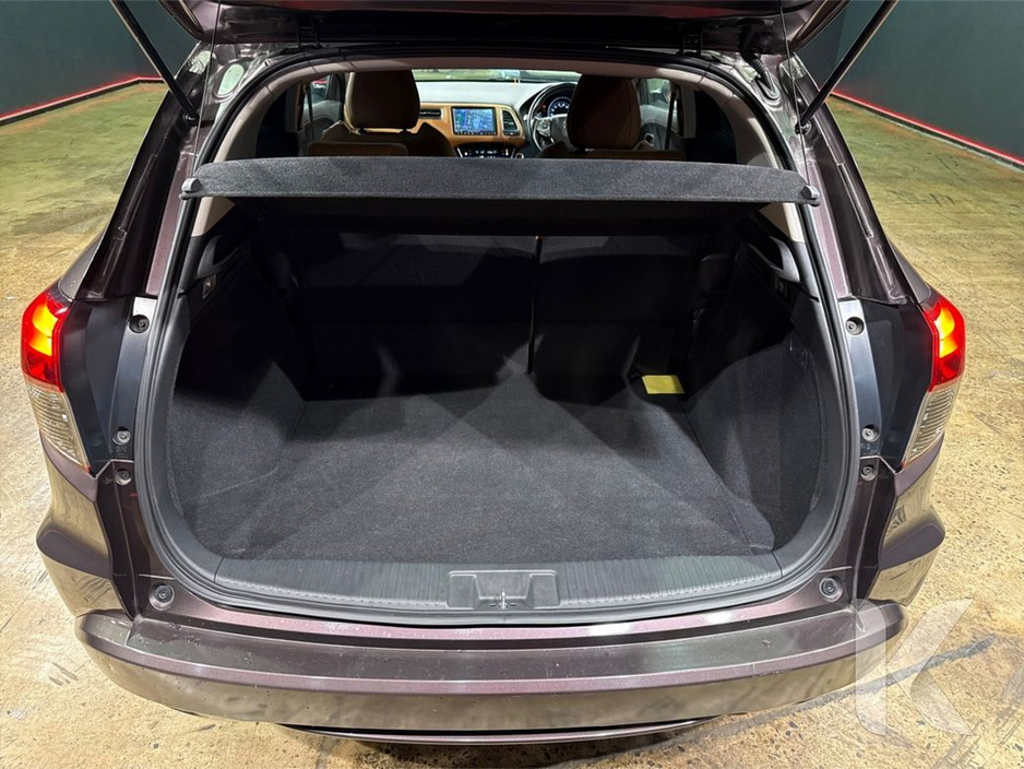 2019 Honda Vezel 1.5 HYBRID SUV - BROWN LEATHER INTERIOR - FACTORY ALLOYS - PADDLE SHIFT - CRUISE CONTROL - REAR CAMERA €20,950