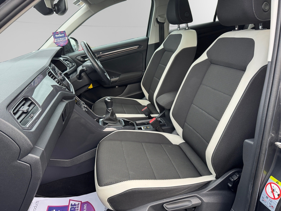 2018 Volkswagen T-Roc SPORT 1.5 TSI MANUAL GLASS ROOF €17,999