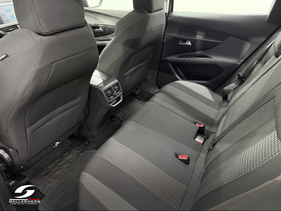 2017 Peugeot 3008 - image 11