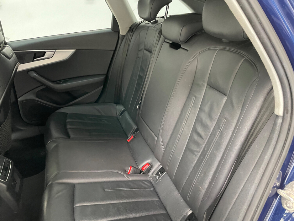 2016 Audi A4 - image 15