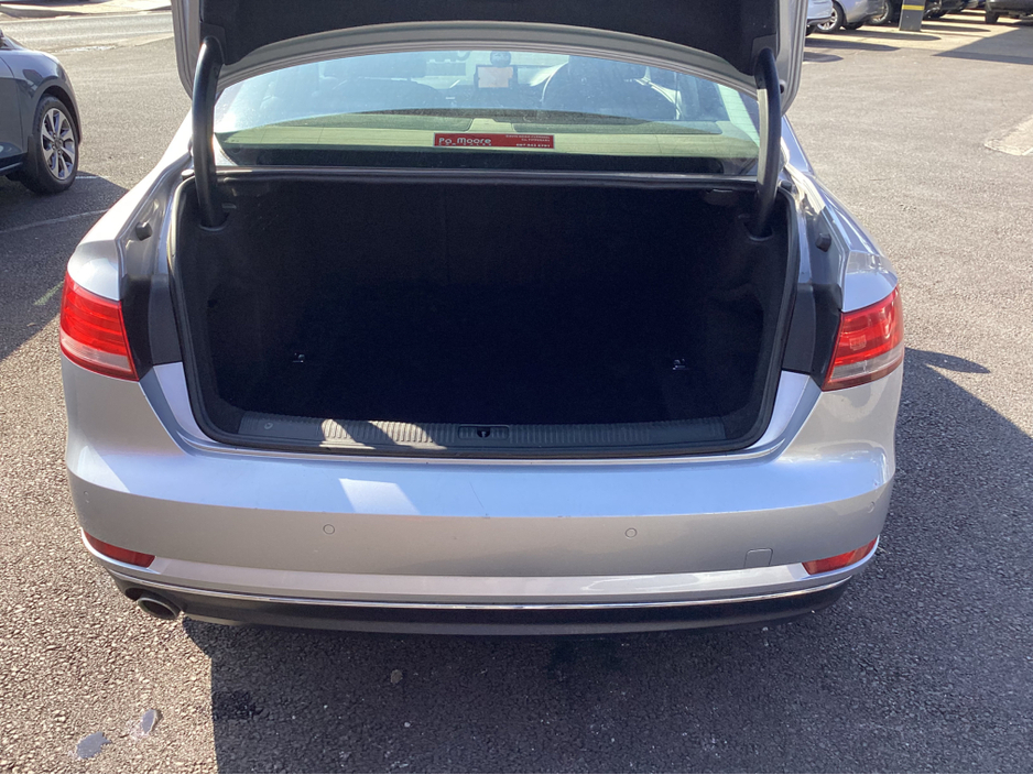 2016 Audi A4 - image 17