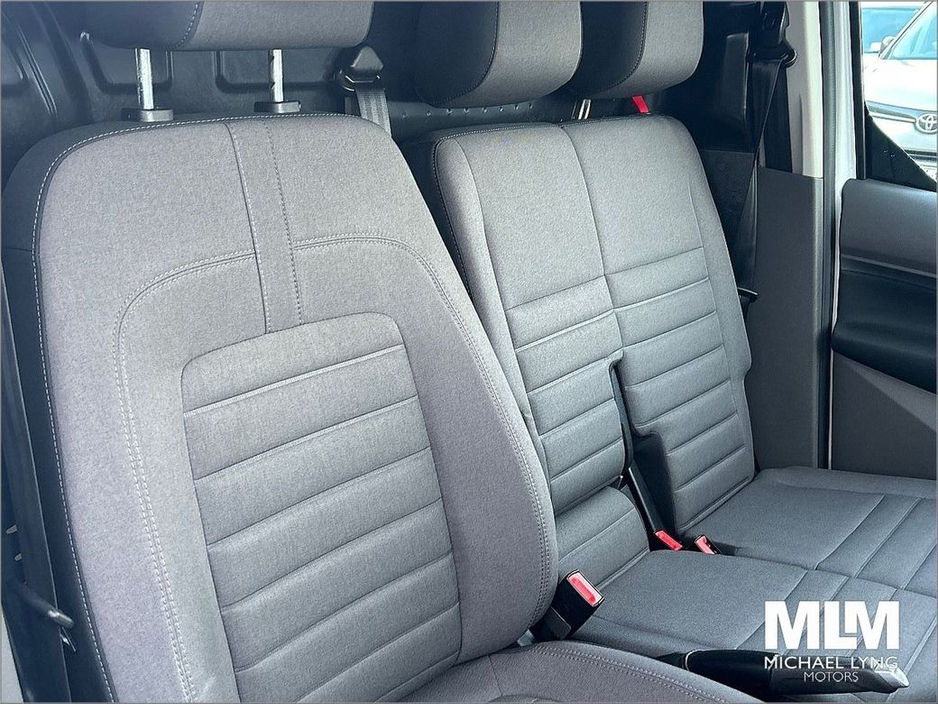 2022 Ford Transit Connect - image 10