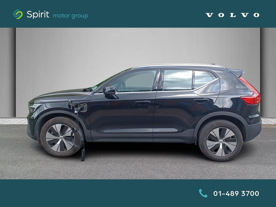 2022 Volvo XC40 - image 6