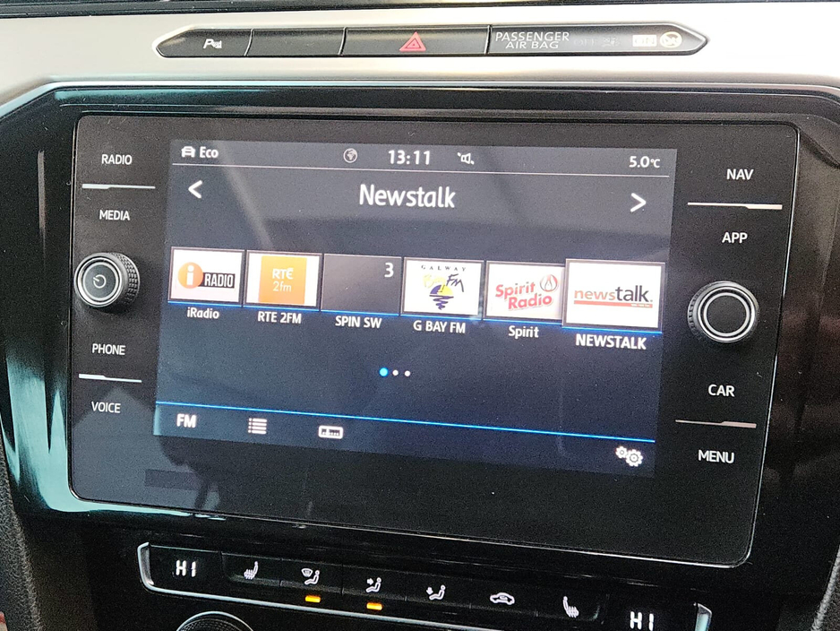 2018 Volkswagen Passat - image 13