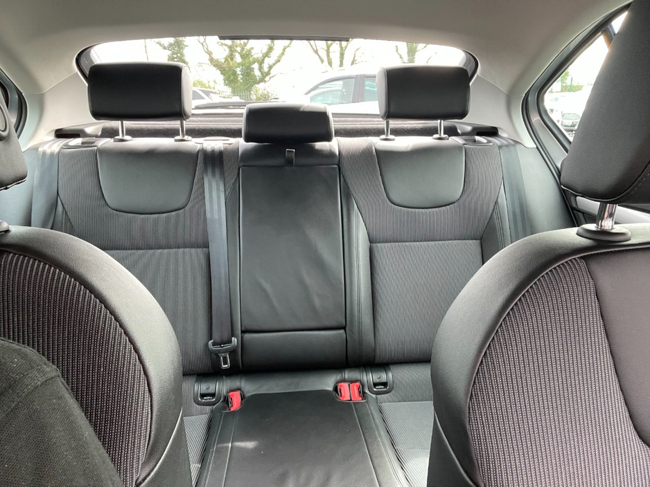 2020 Skoda Octavia - image 9