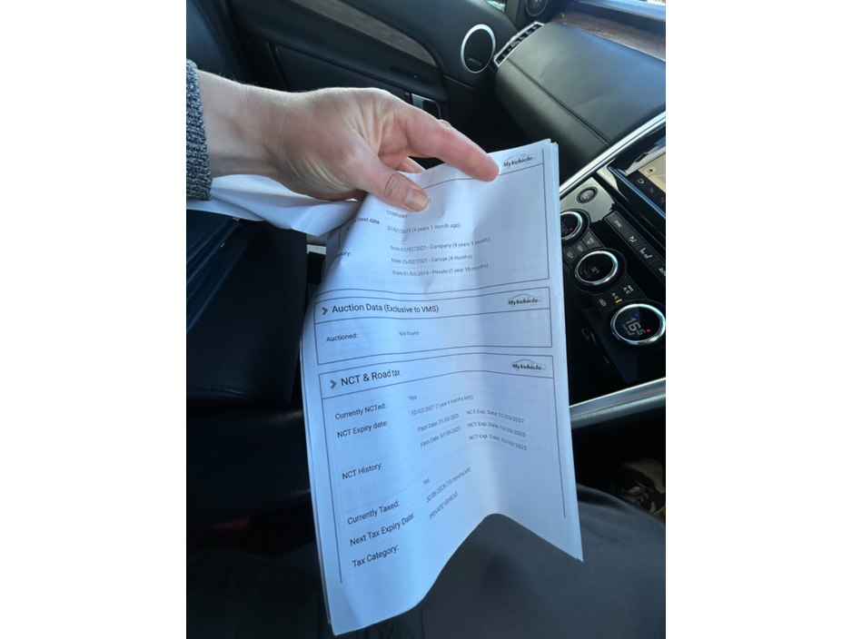 2019 Land Rover Discovery - image 32