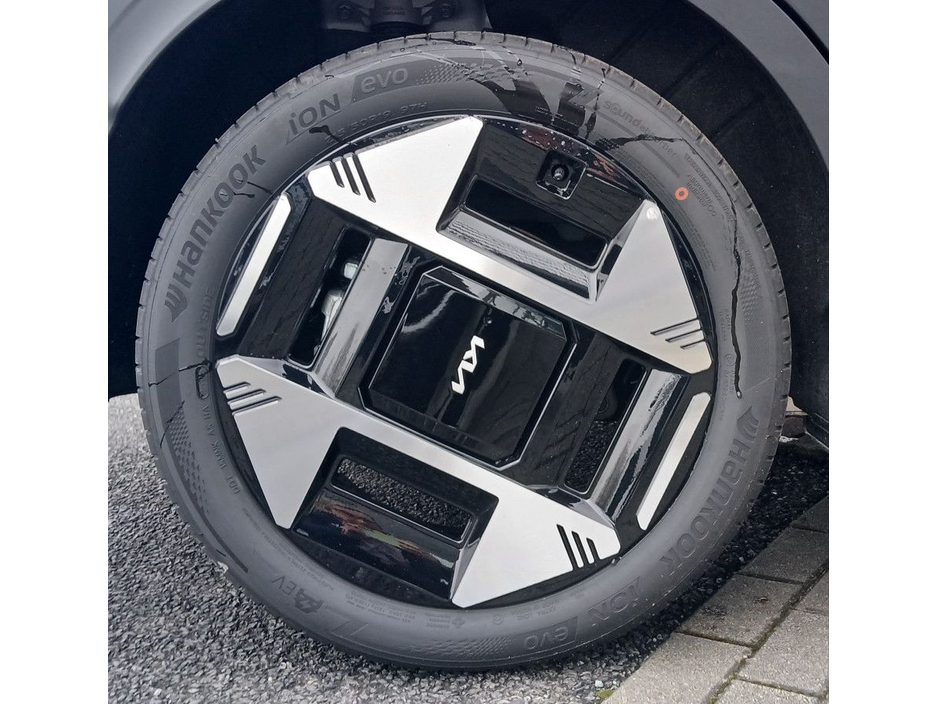 2026 Kia EV3 - image 10