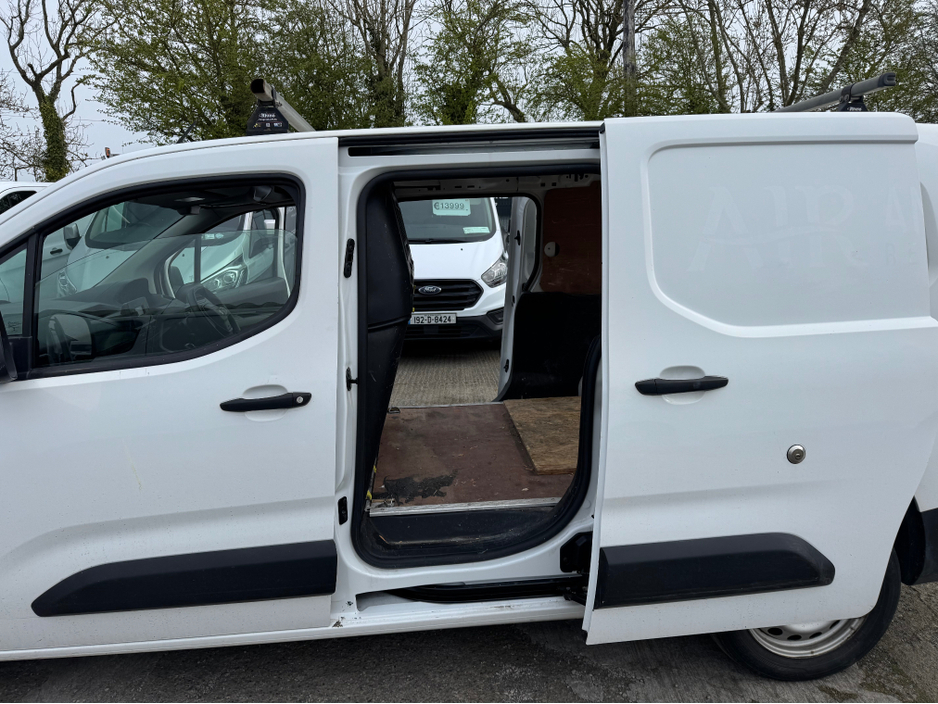 2019 Peugeot Partner - image 4