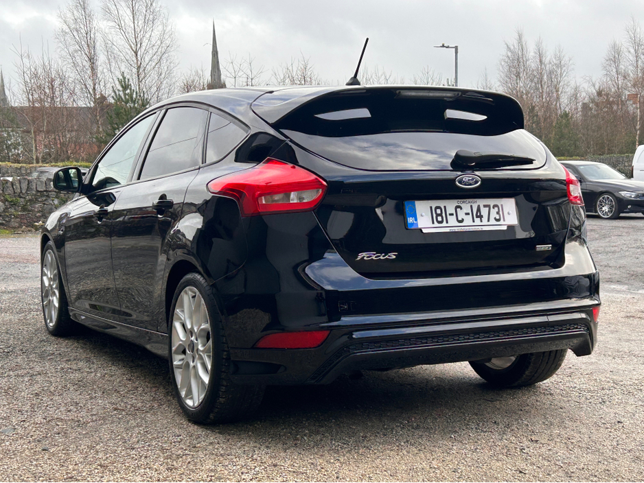 2018 Ford Focus - image 6