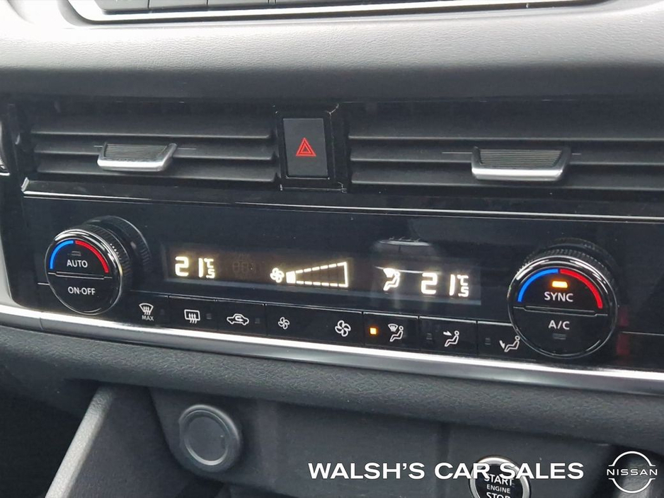 2022 Nissan Qashqai 1.3 HYB SV + Glass Roof Pack €25,950