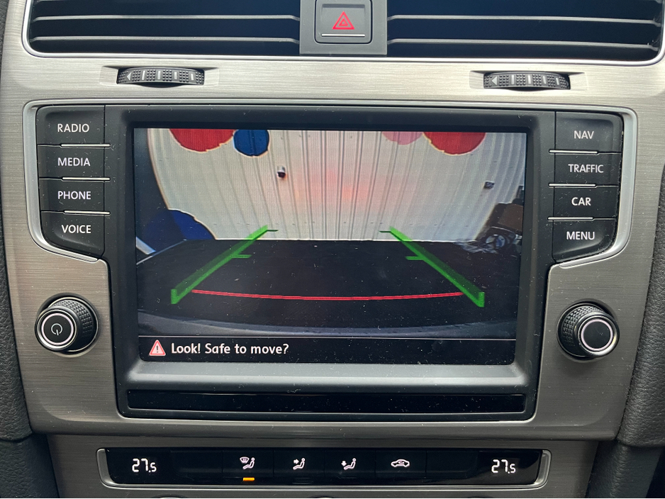 2016 Volkswagen Golf - image 19