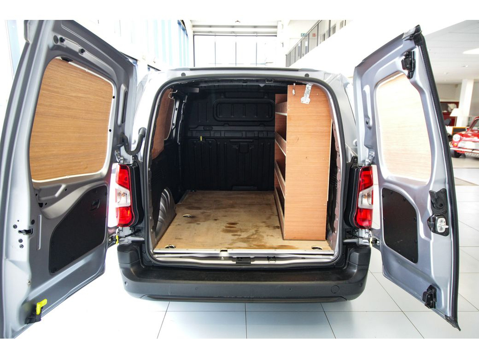 2023 Peugeot Partner - image 22