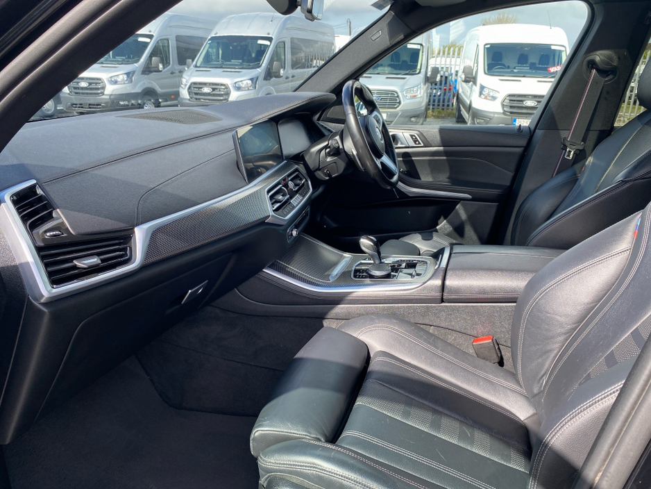 2021 BMW X5 - image 7