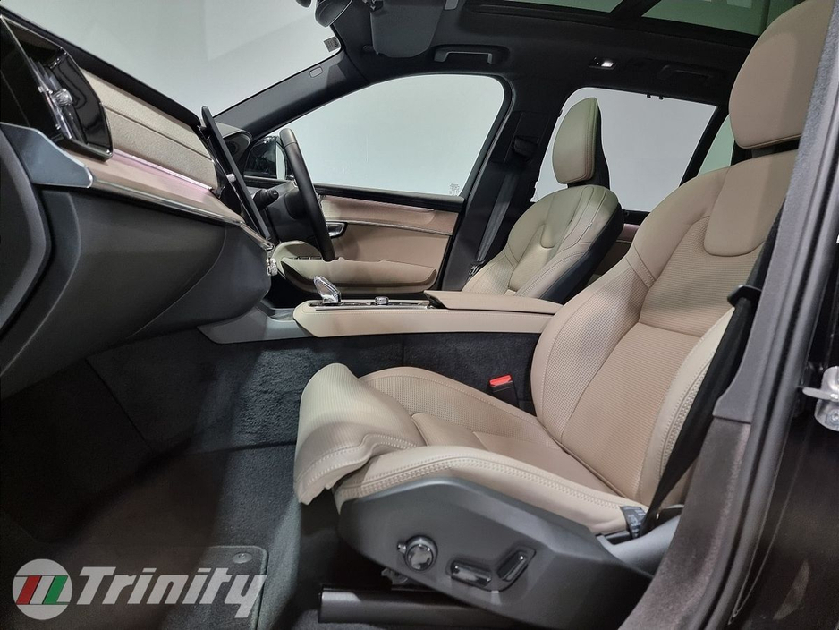 2025 Volvo XC90 * ULTRA * T8 2.0 PHEV * AWD * AUTOMATIC * STUNNING SUV * TRINITY VOLKSWAGEN *