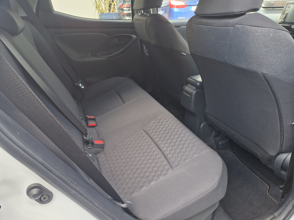 2020 Toyota Yaris - image 17