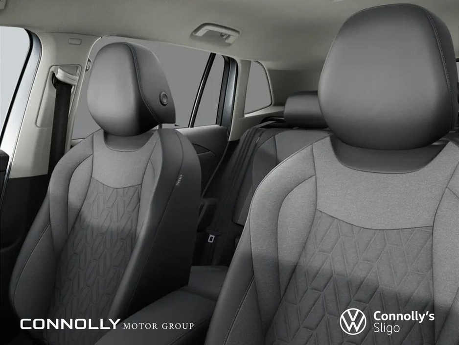 2026 Volkswagen Tiguan - image 5