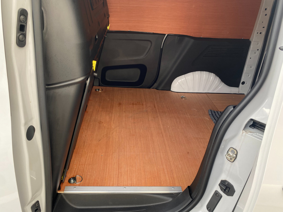 2024 Citroen Berlingo - image 19