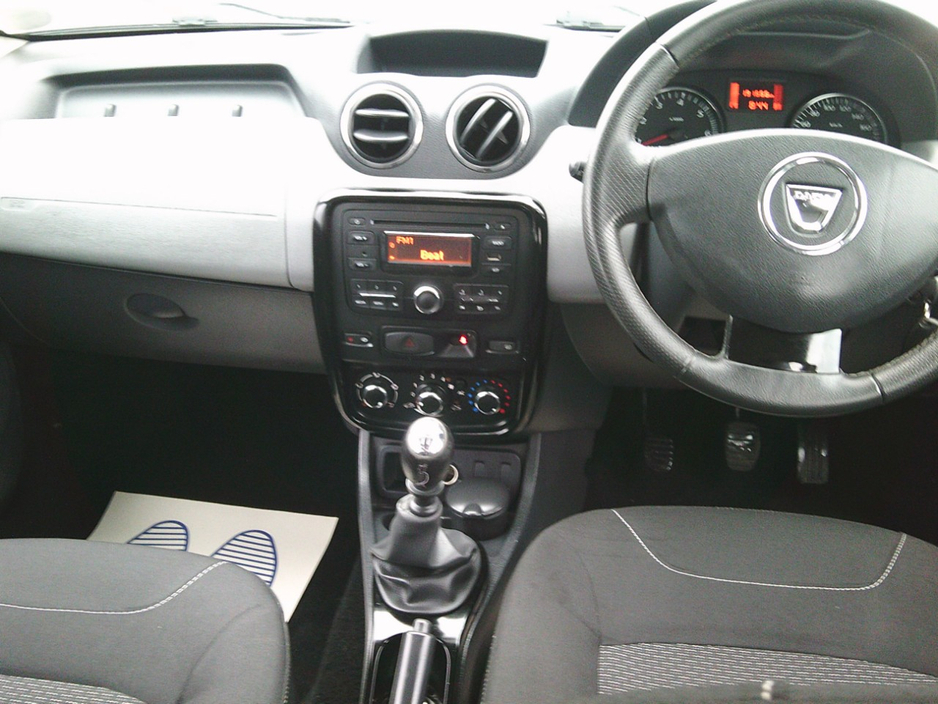 2014 Dacia Duster - image 5