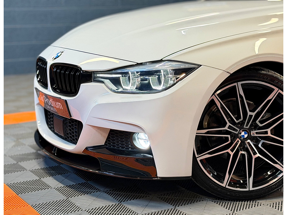 2016 BMW 3 Series - image 11