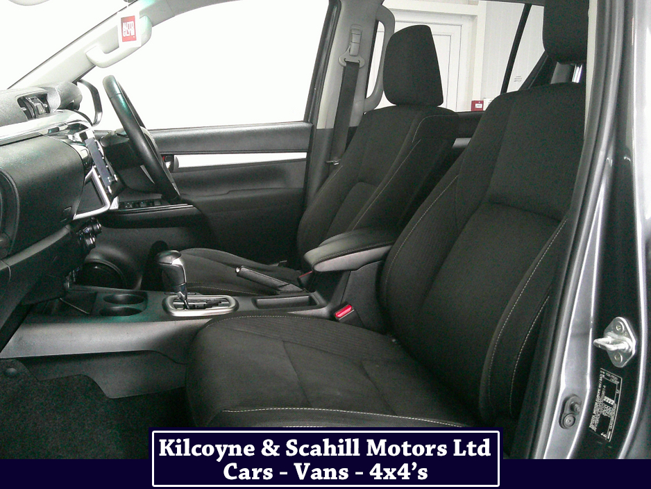 2021 Toyota Hilux - image 13