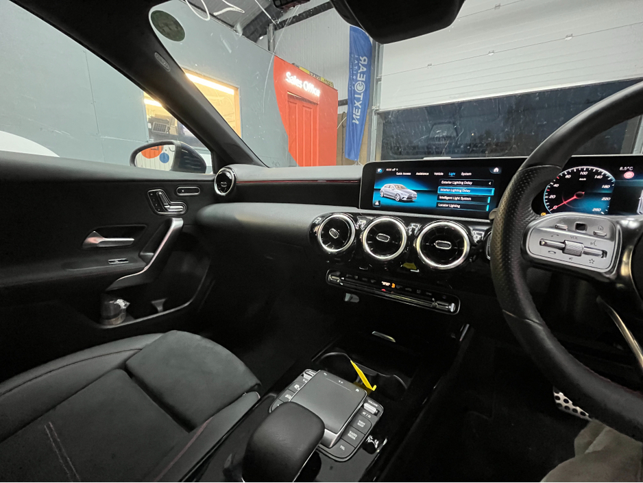 2020 Mercedes-Benz A Class 2020 MERCEDES-BENZ A200D AMG LINE 2.0 AUTOMATIC / CRUISE CONTROL / REVERSE CAMERA / ELECTRIC MEMORY & HEATED SEATS / PADDLE SHIFTERS