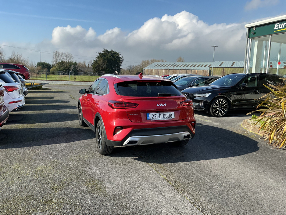 2022 Kia XCeed - image 6