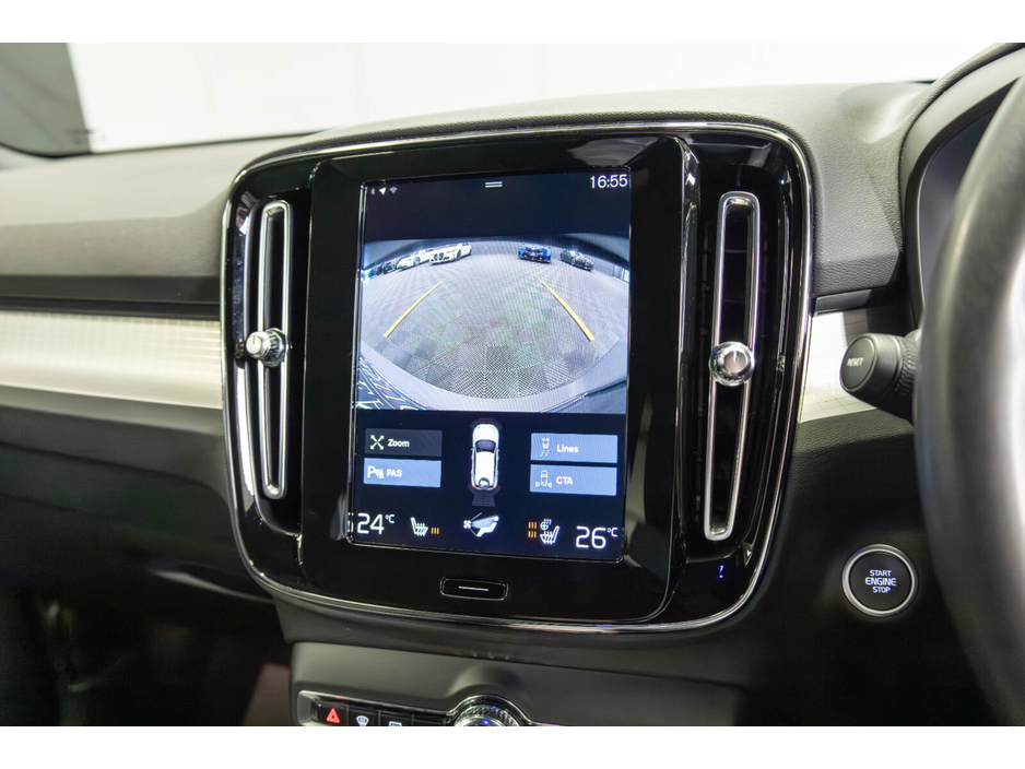 2022 Volvo XC40 - image 20