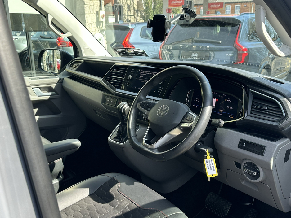 2024 Volkswagen Transporter - image 12